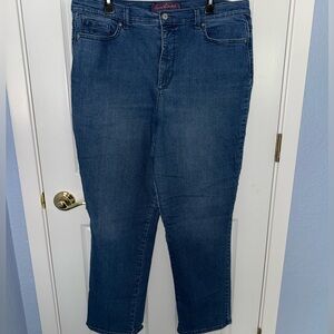 Gloria Vanderbilt Classic Blue Jeans